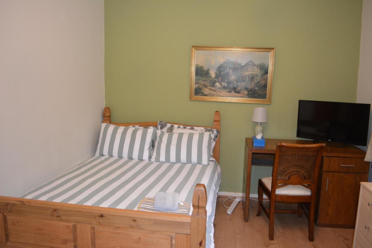 Double Bedroom With View To The Garden Оксфорд Экстерьер фото